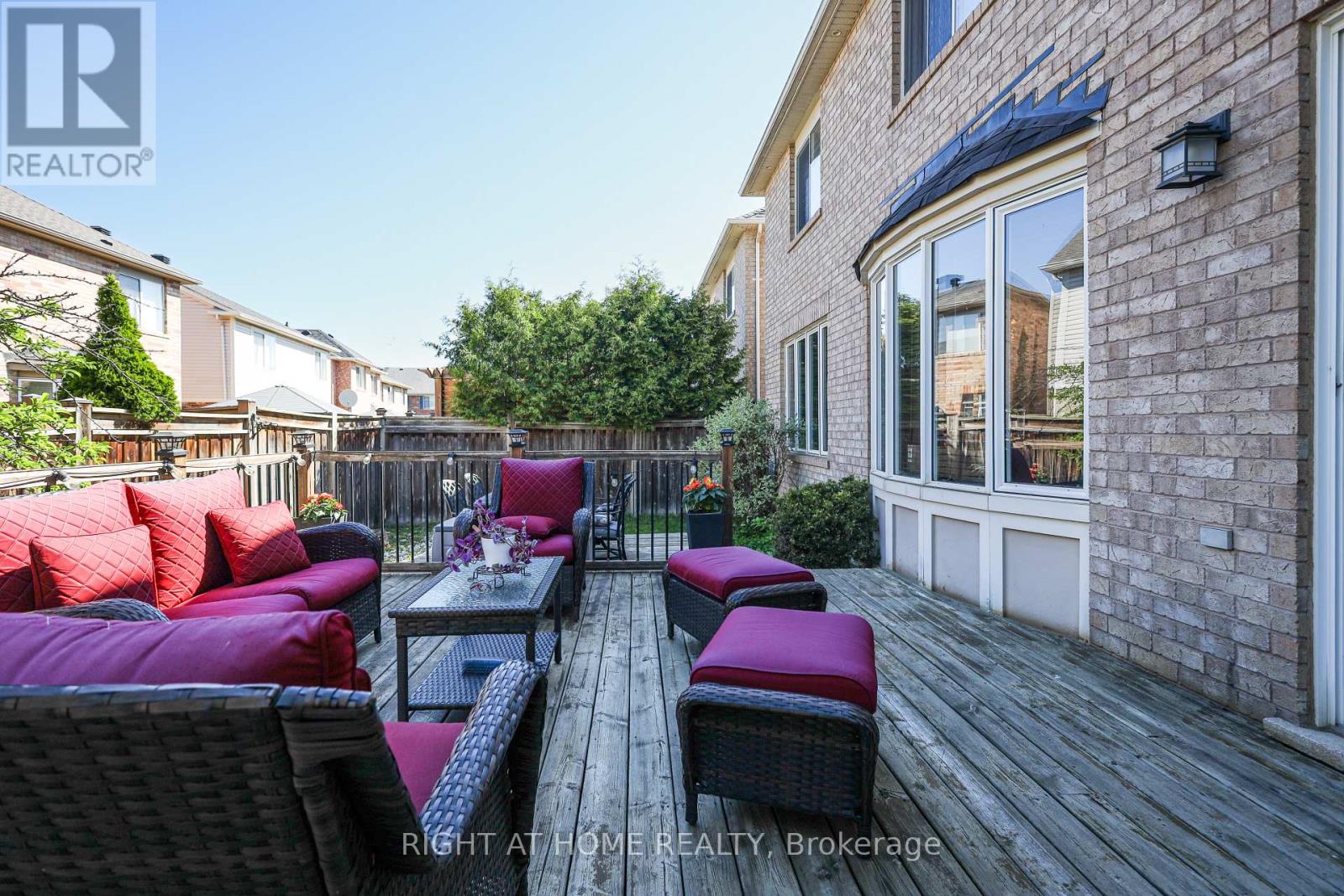 978 COUSENS TERRACE - 24