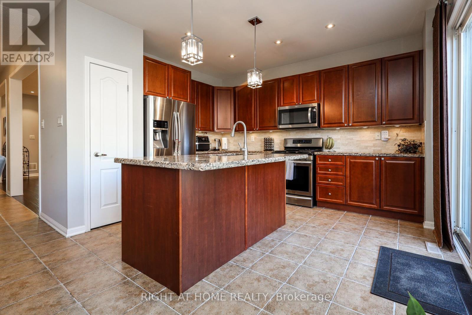 978 COUSENS TERRACE - 7