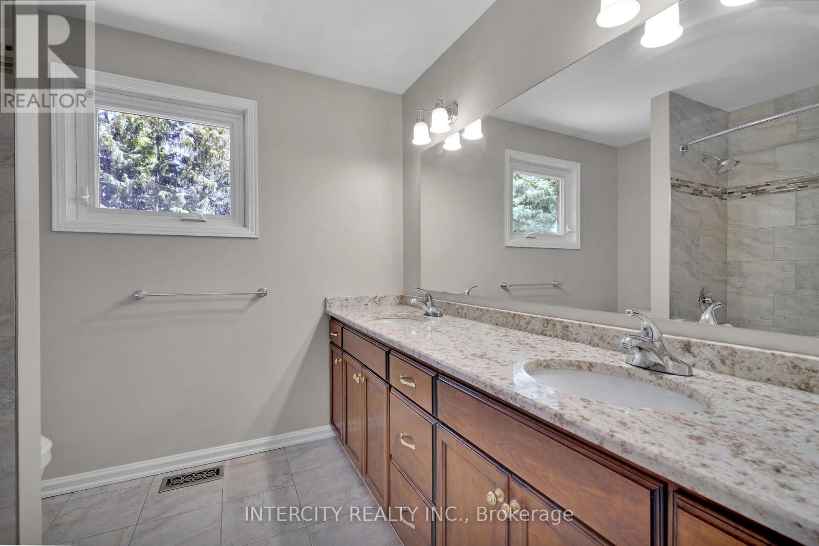 173 ALL SAINTS CRESCENT - 34