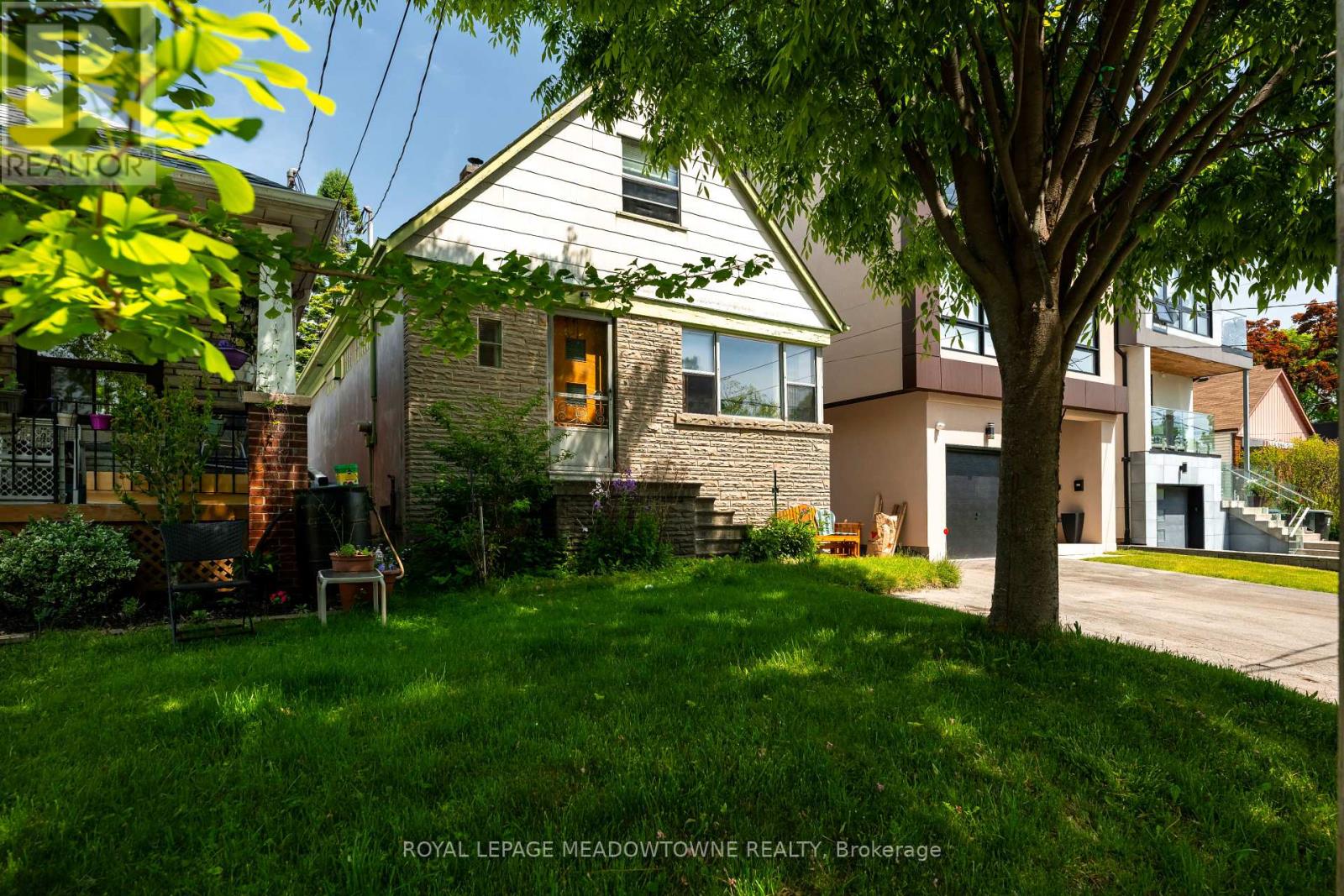 182 LAKESHORE DRIVE - 13