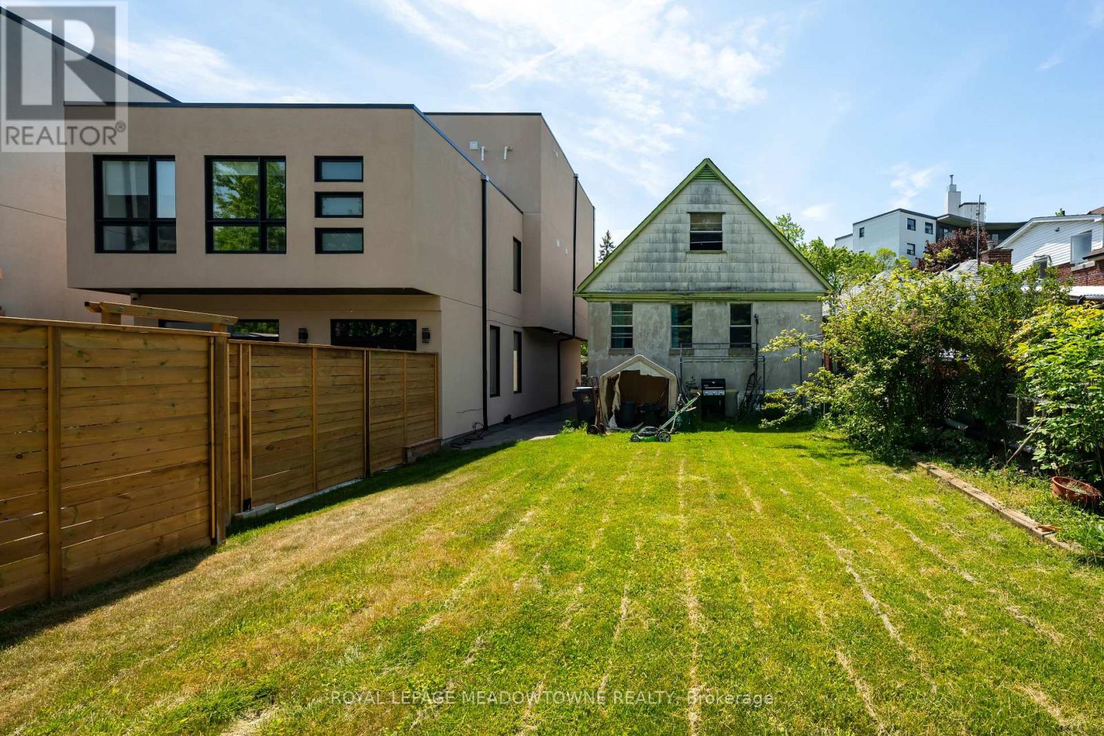182 LAKESHORE DRIVE - 18