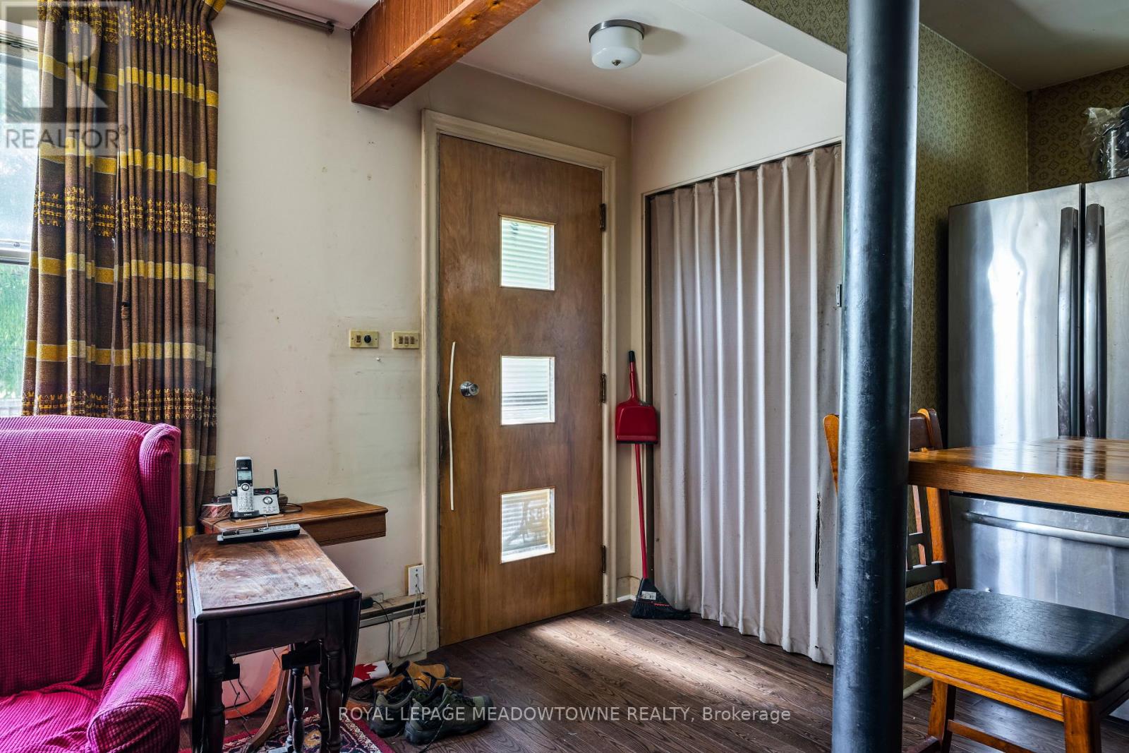182 LAKESHORE DRIVE - 21
