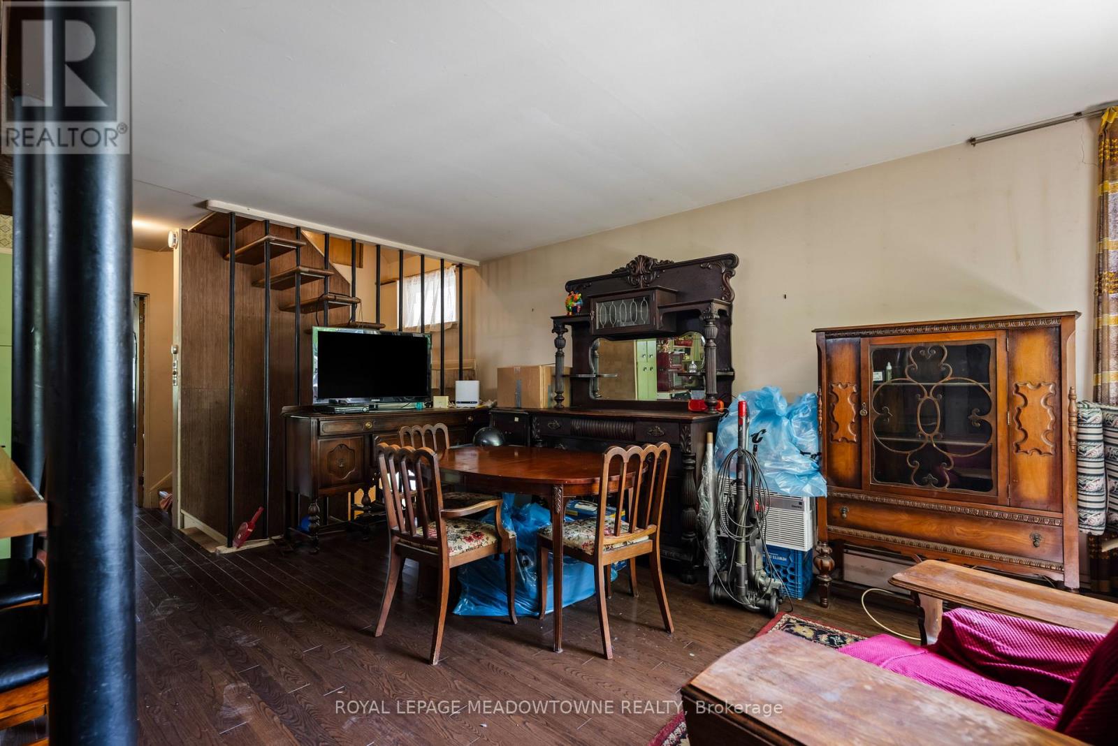 182 LAKESHORE DRIVE - 25