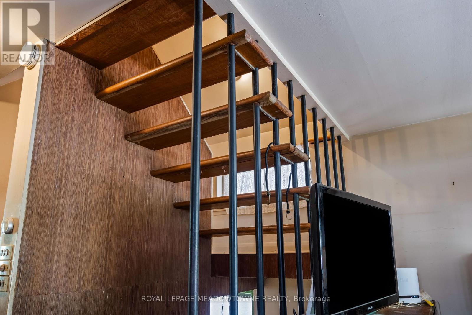 182 LAKESHORE DRIVE - 27