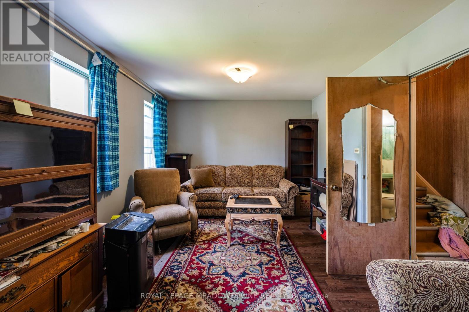 182 LAKESHORE DRIVE - 33