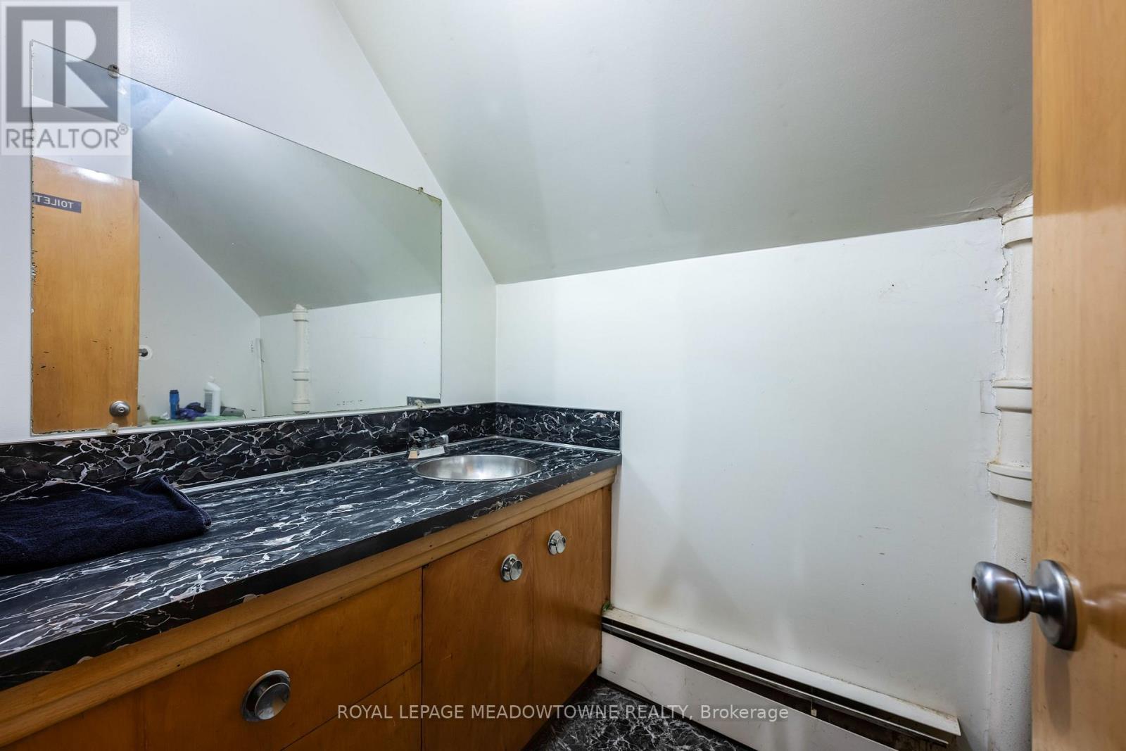 182 LAKESHORE DRIVE - 35