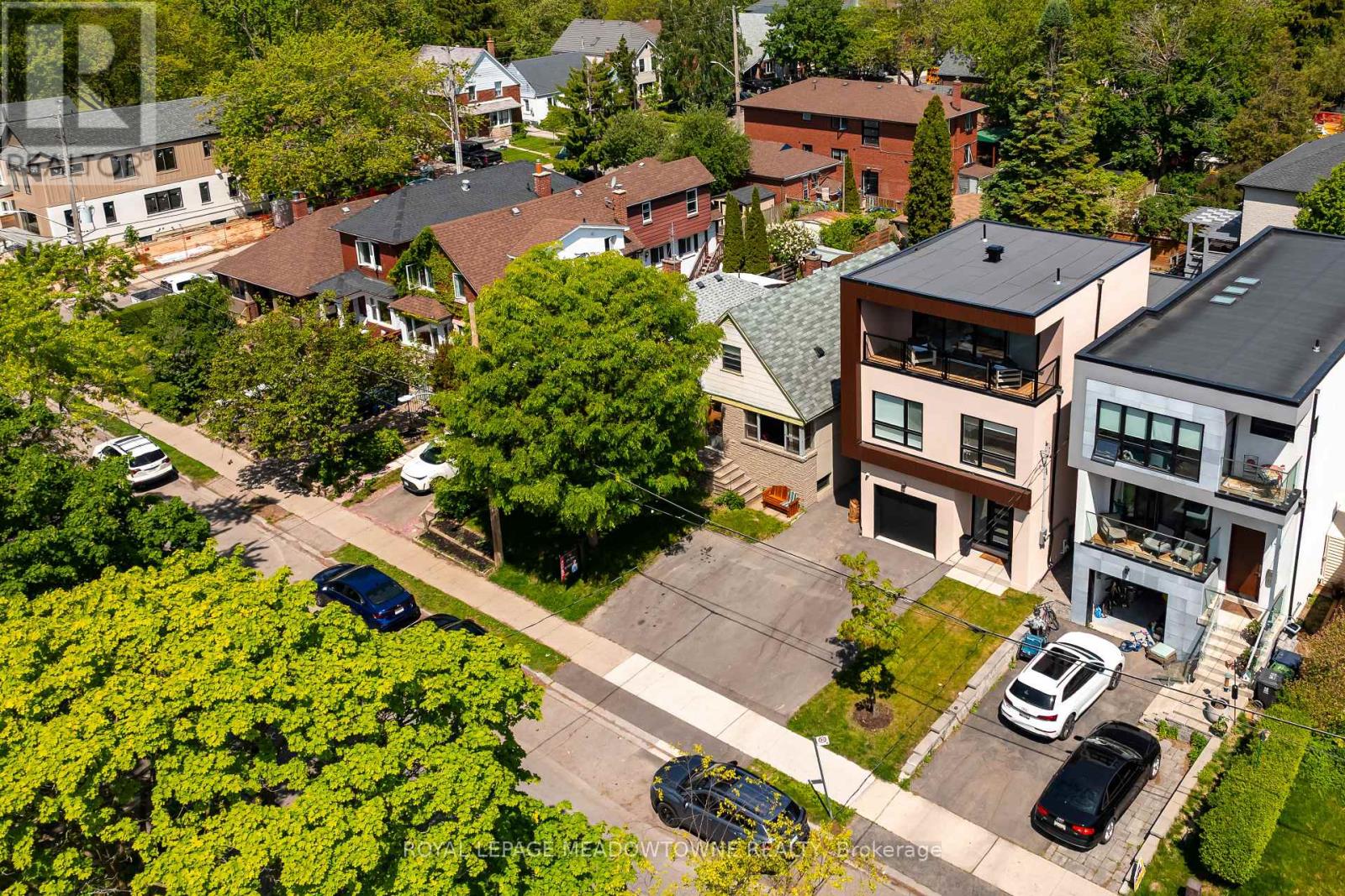 182 LAKESHORE DRIVE - 7