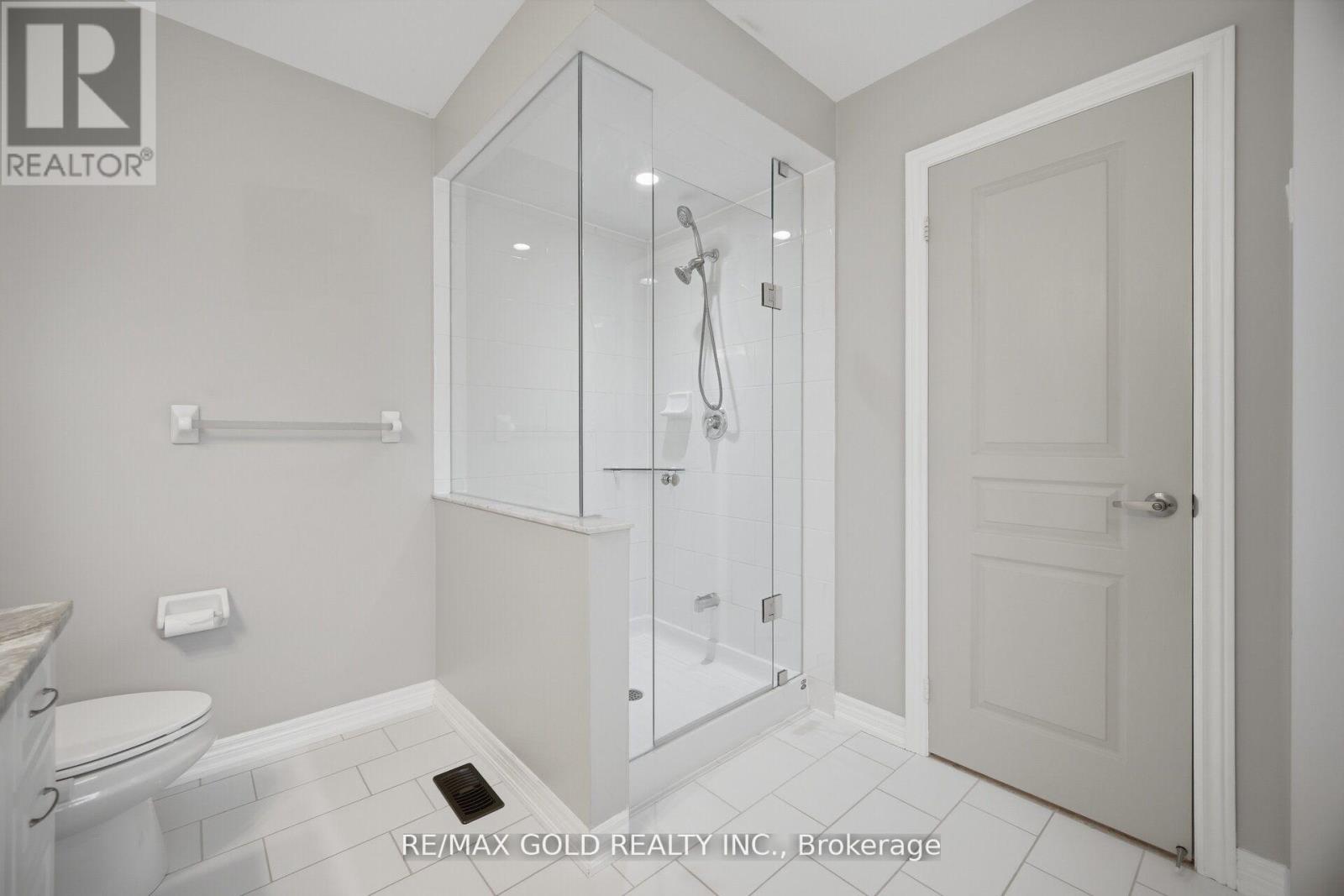 53 MARTIN BYRNE DRIVE - 22