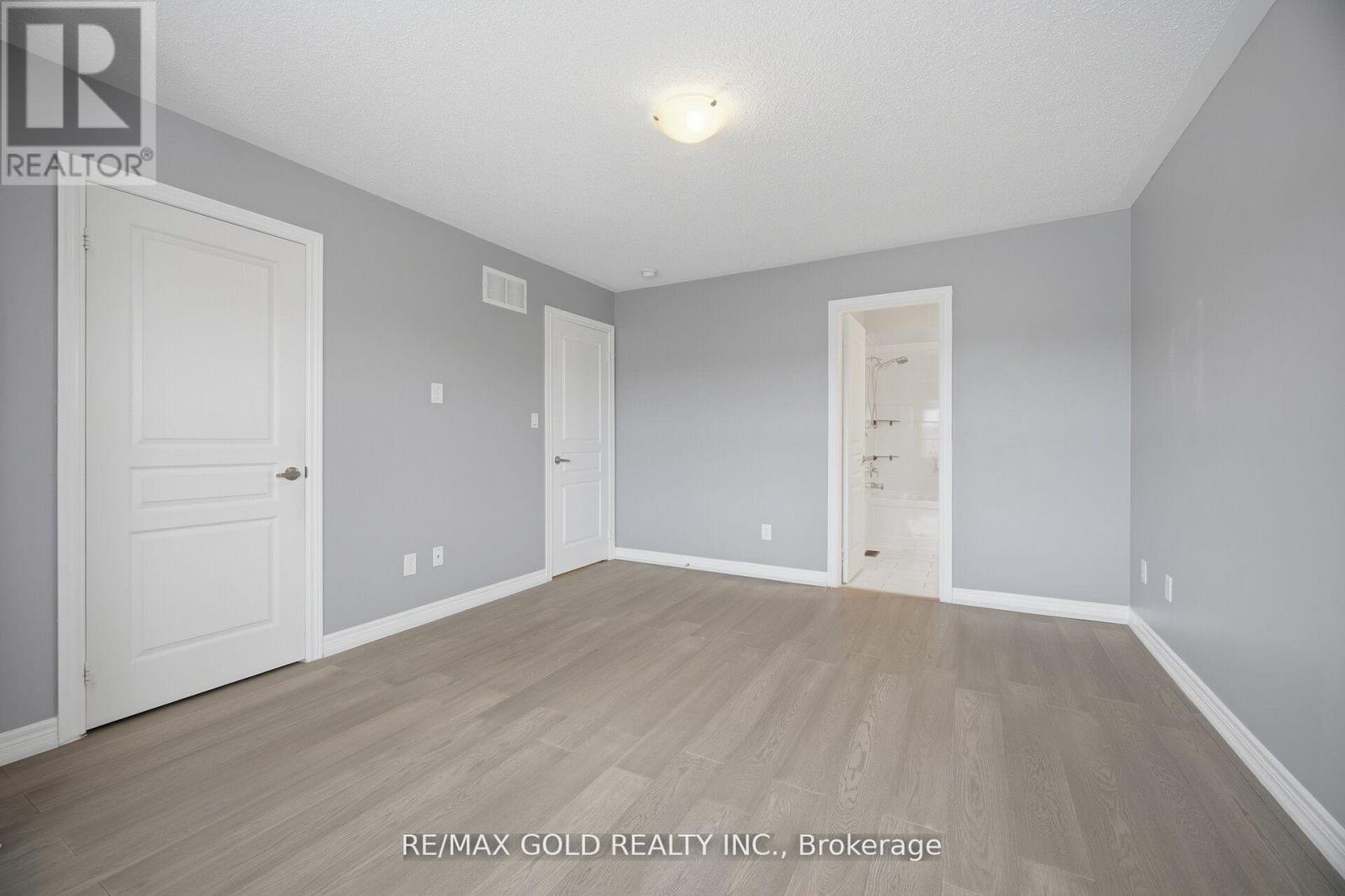 53 MARTIN BYRNE DRIVE - 25