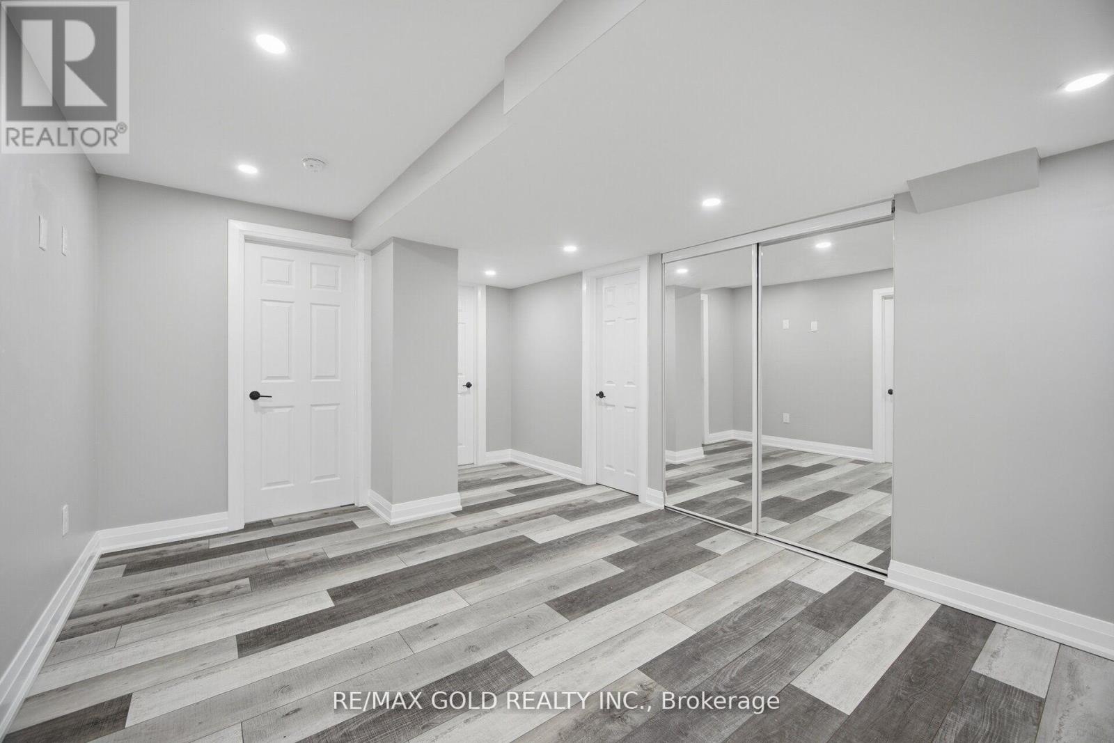 53 MARTIN BYRNE DRIVE - 34
