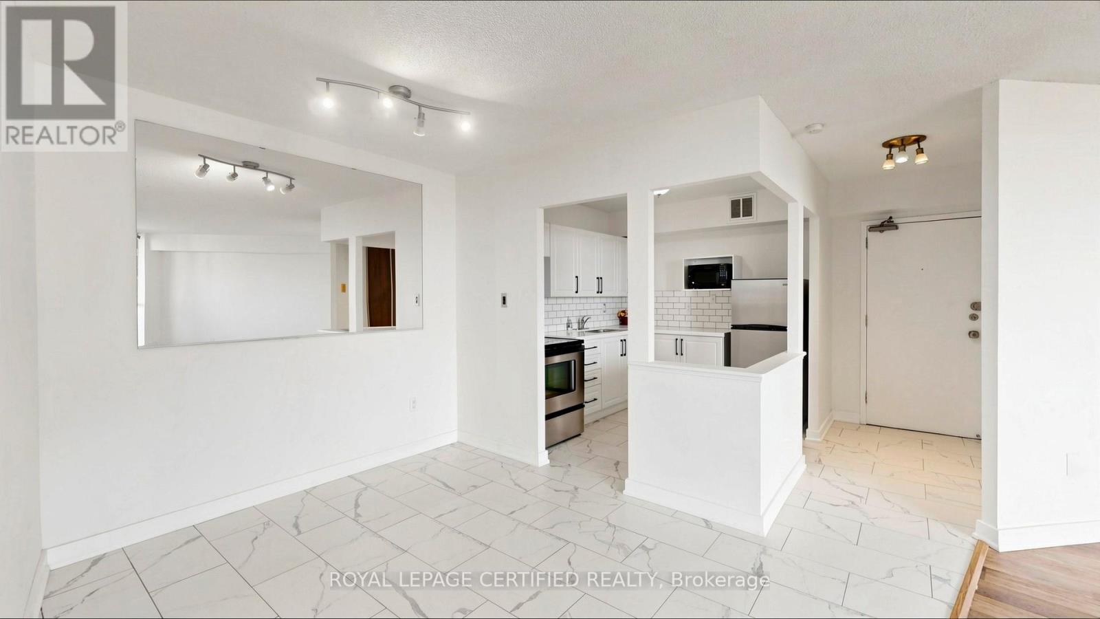 #1903 330 DIXON ROAD - 10