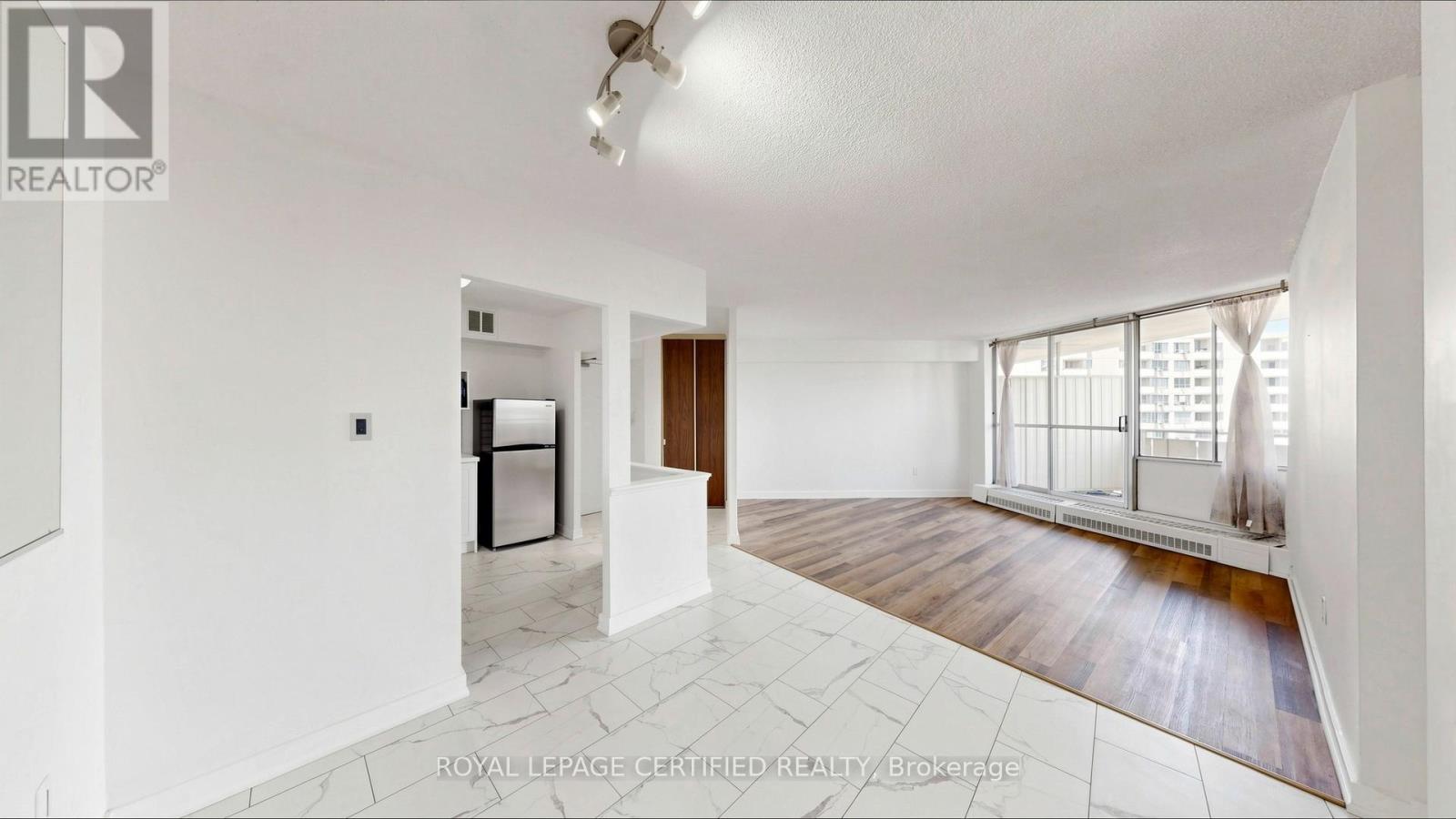 #1903 330 DIXON ROAD - 12