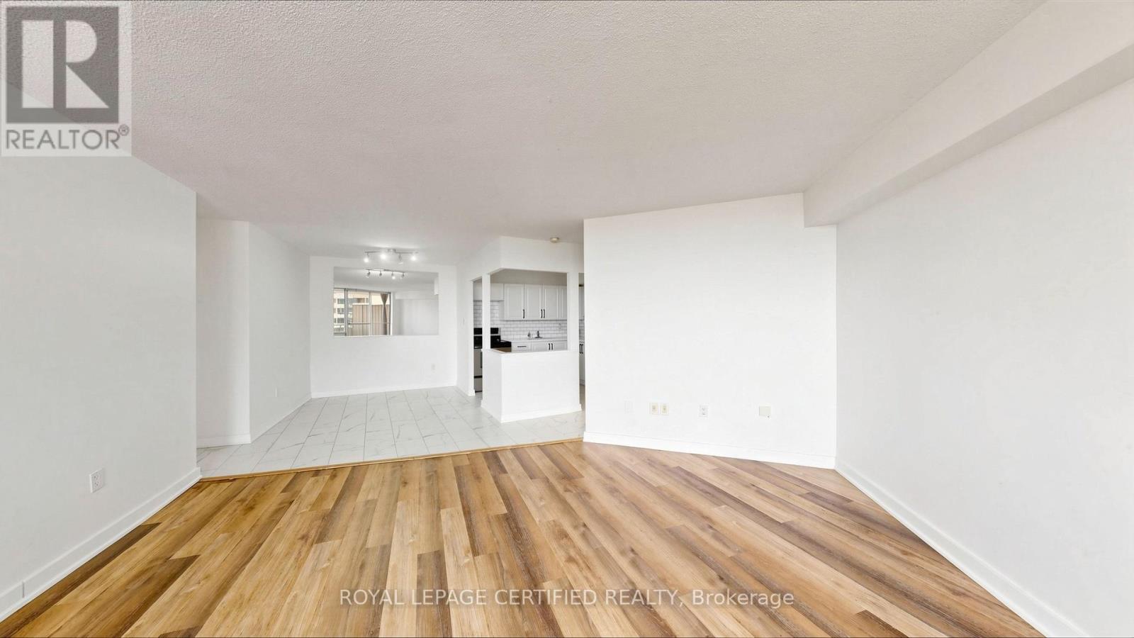 #1903 330 DIXON ROAD - 19