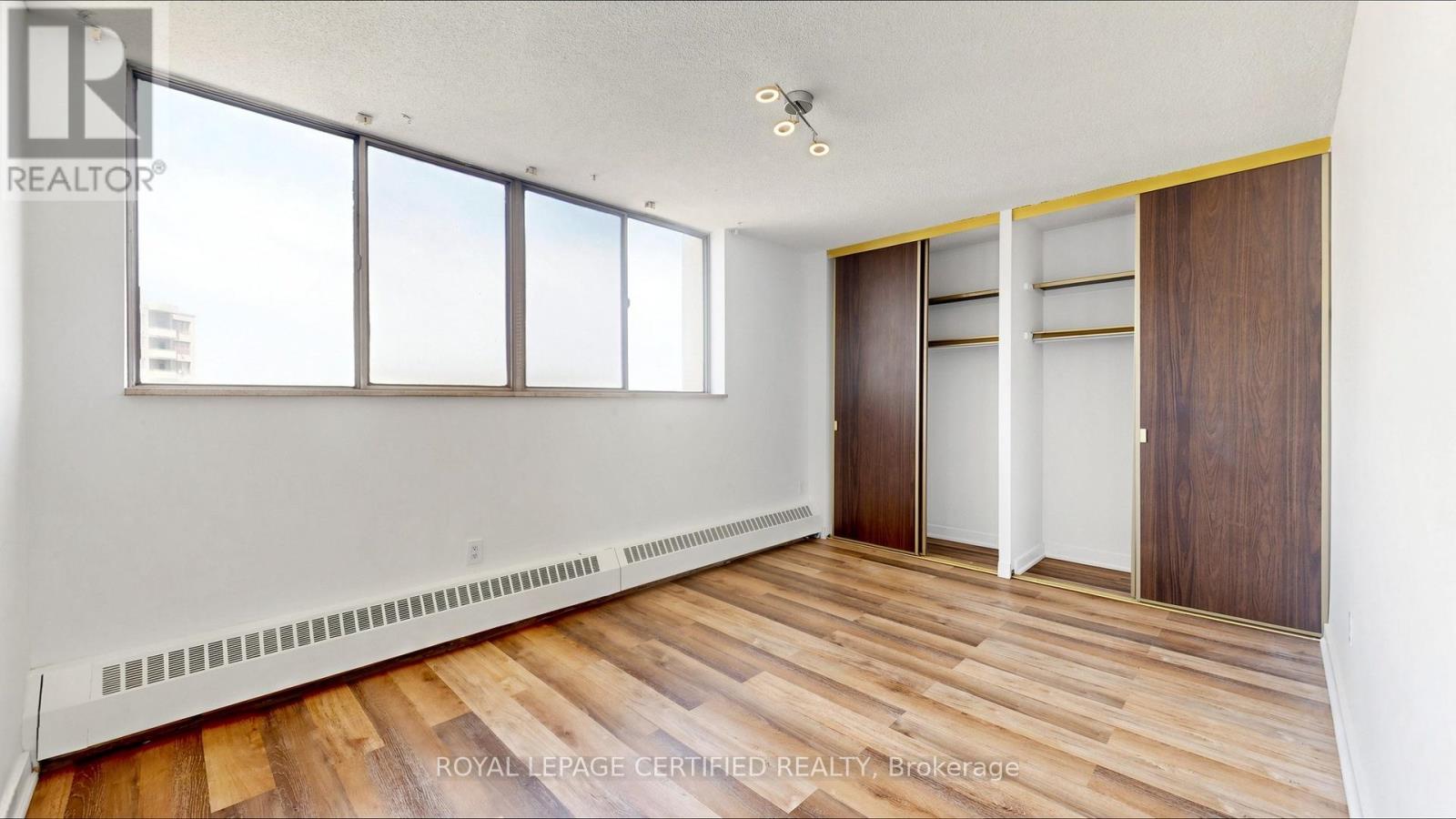 #1903 330 DIXON ROAD - 21