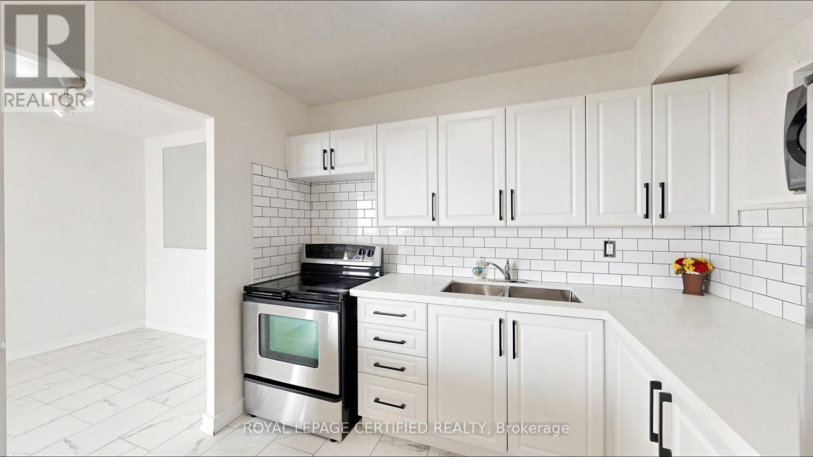 #1903 330 DIXON ROAD - 9