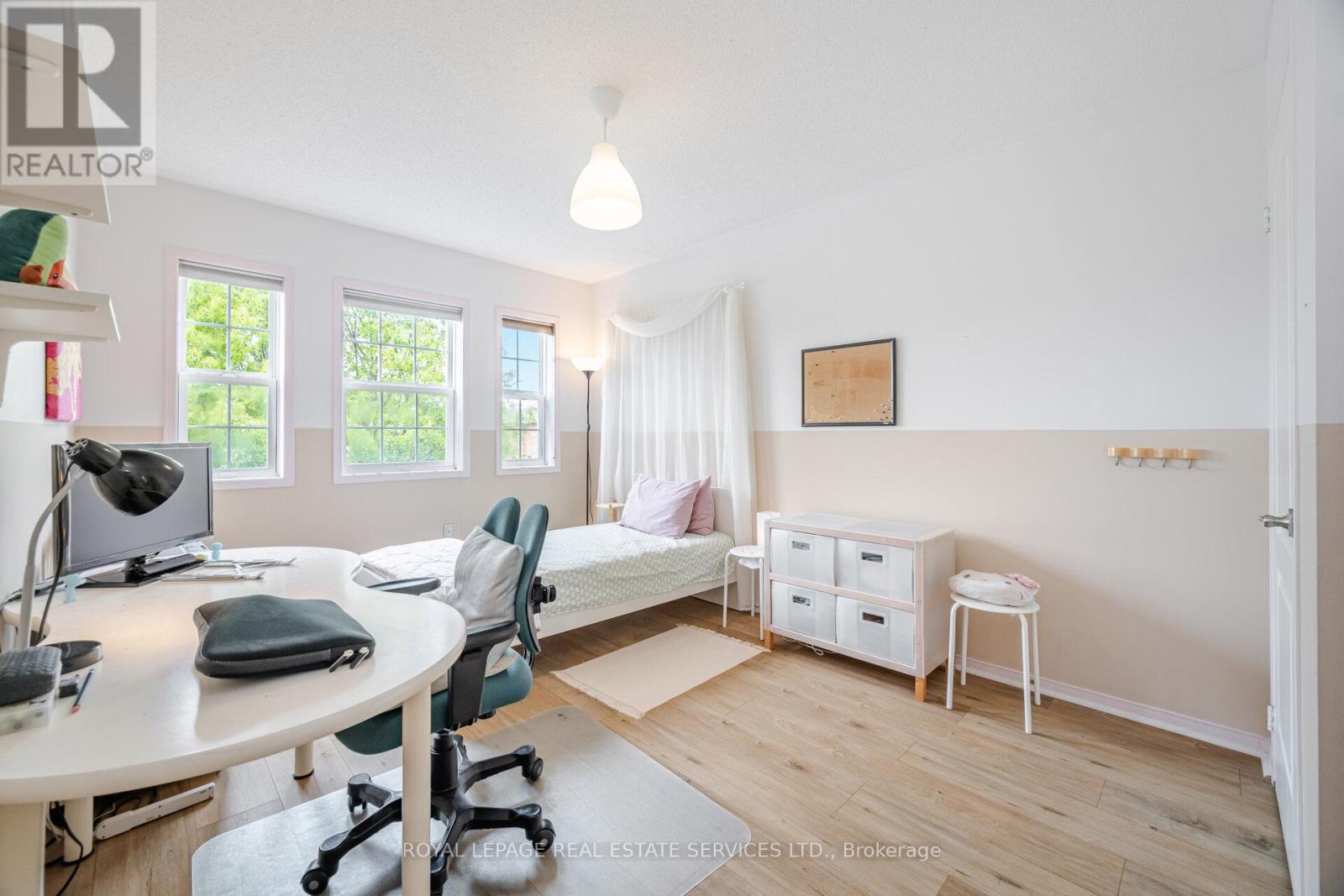 3896 BLOOMINGTON CRESCENT - 32