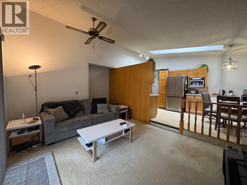 16 Hermary Street - 8