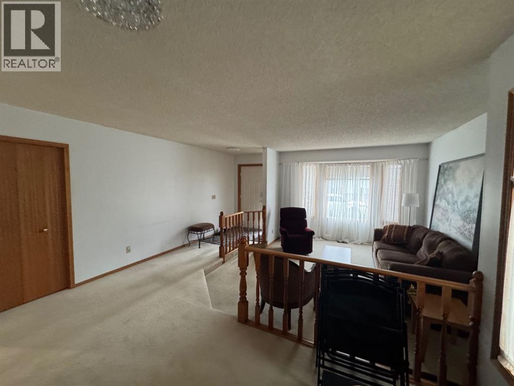 16 Hermary Street - 13