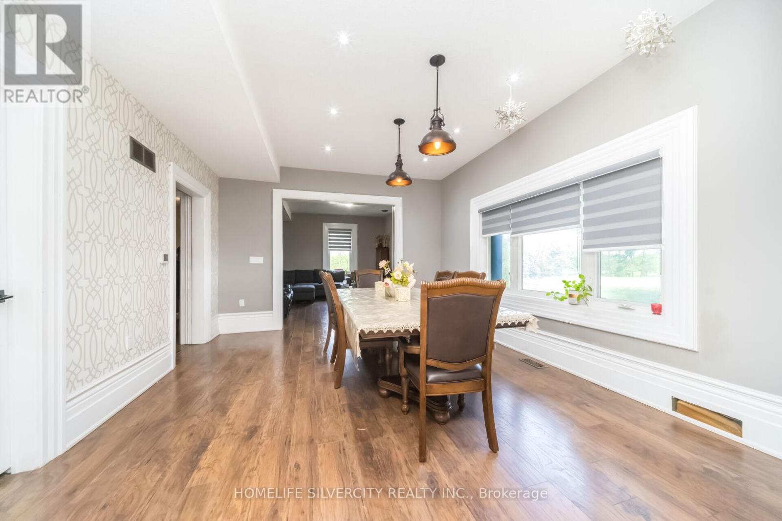 184 POTTRUFF ROAD - 11