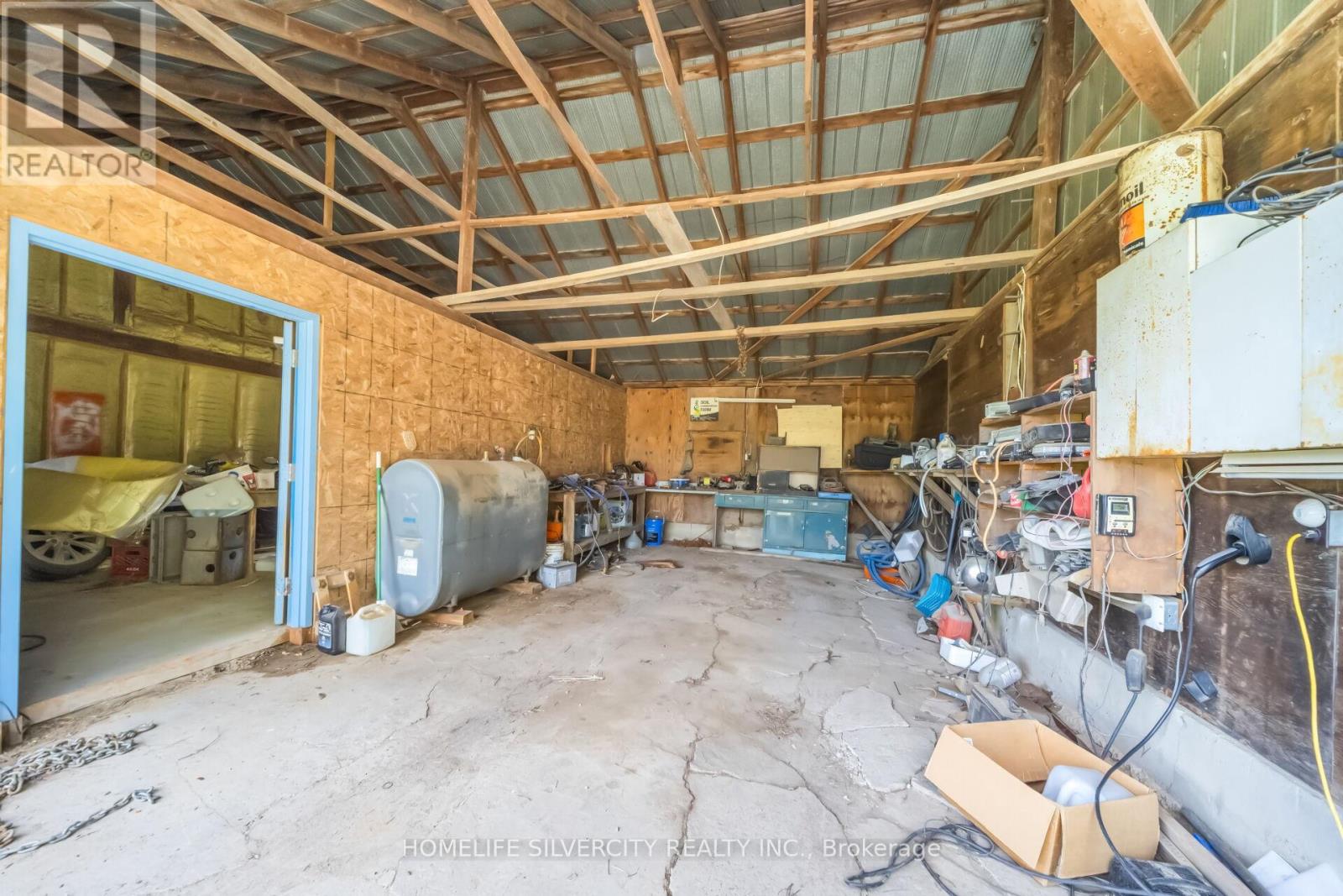 184 POTTRUFF ROAD - 33