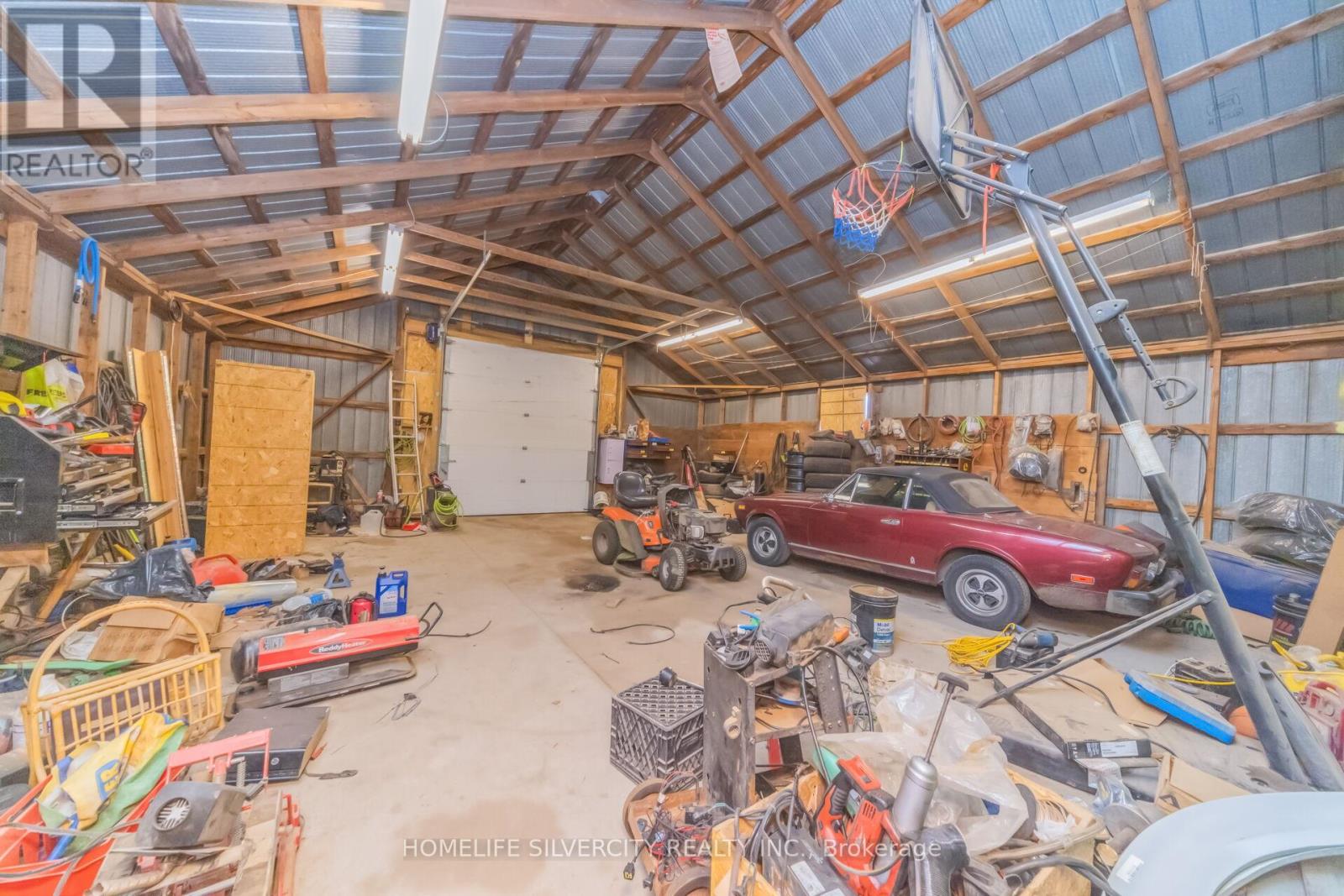 184 POTTRUFF ROAD - 37