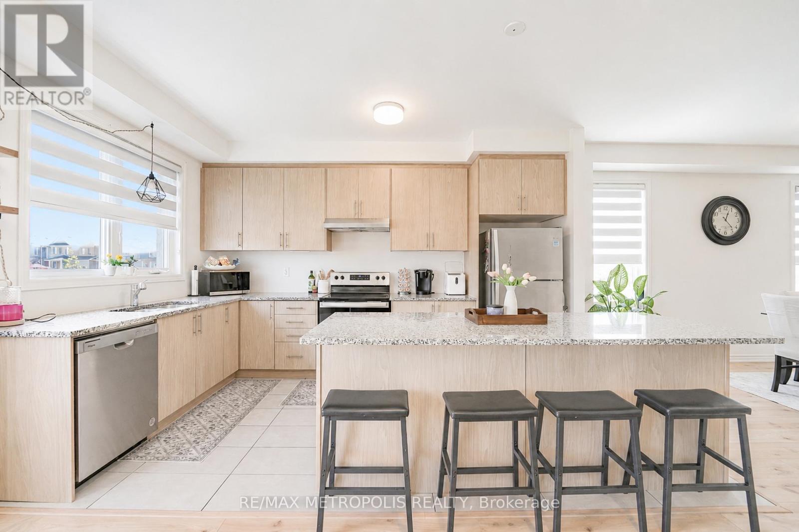 421 TREVOR STREET - 27