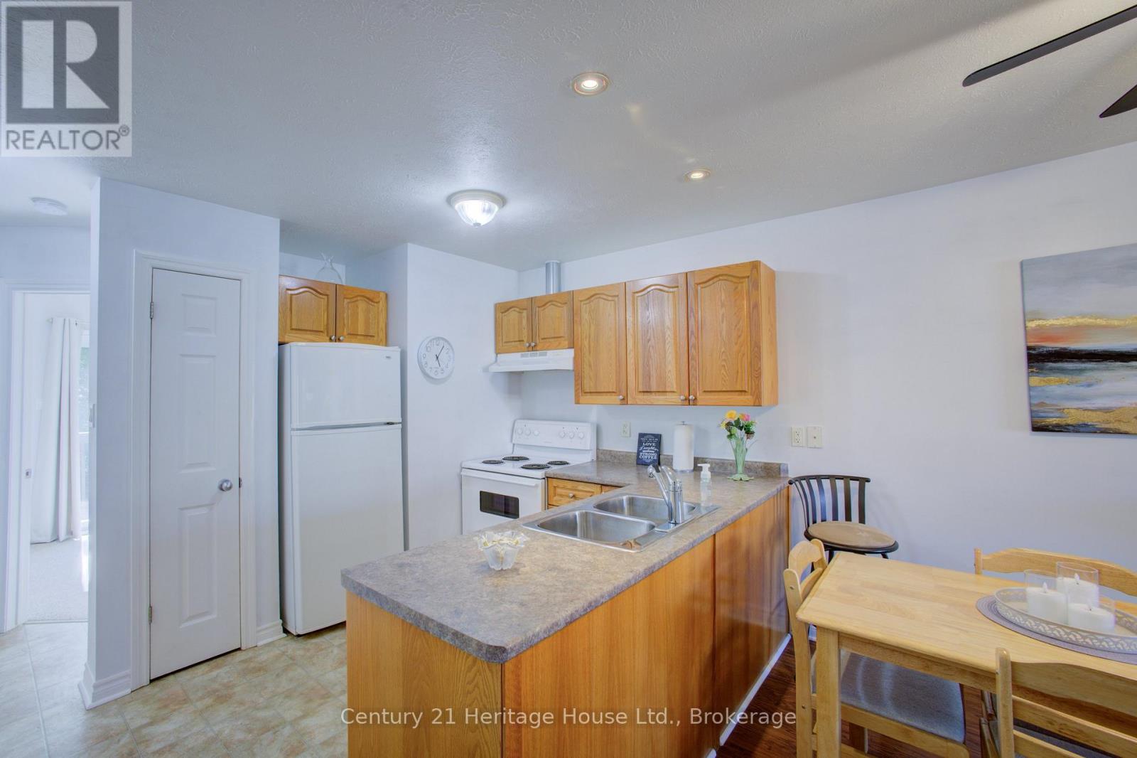 #2 302 PARK STREET W - 12