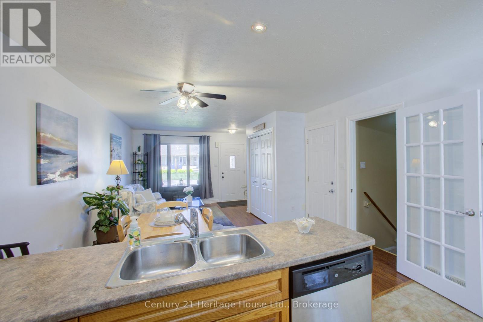 #2 302 PARK STREET W - 15
