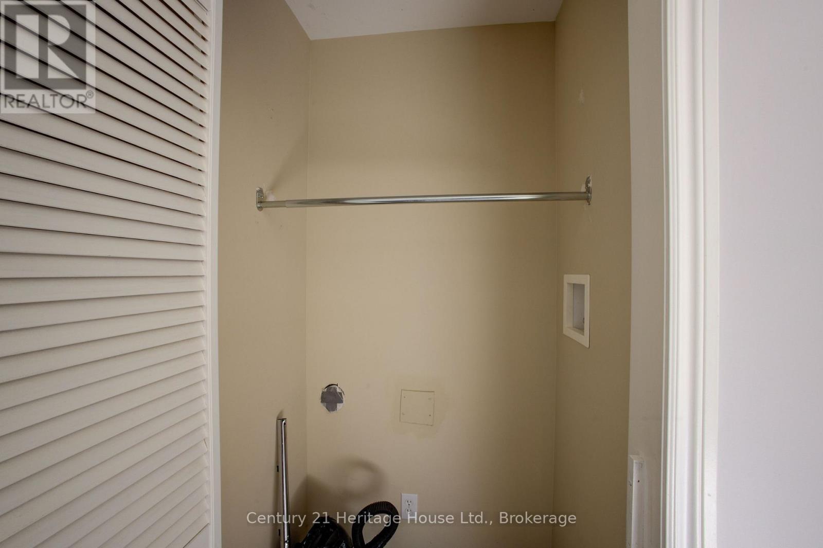 #2 302 PARK STREET W - 18