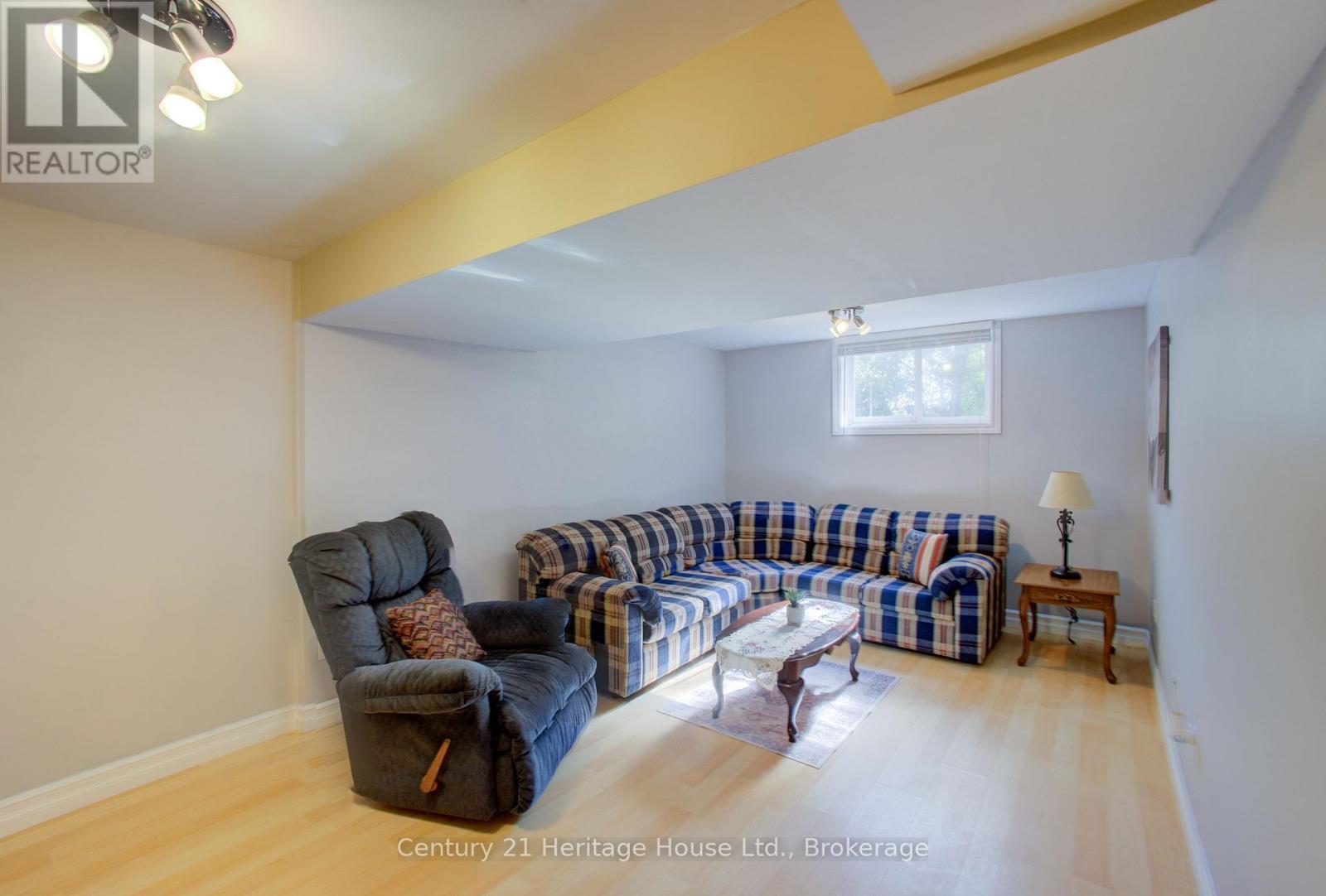 #2 302 PARK STREET W - 22