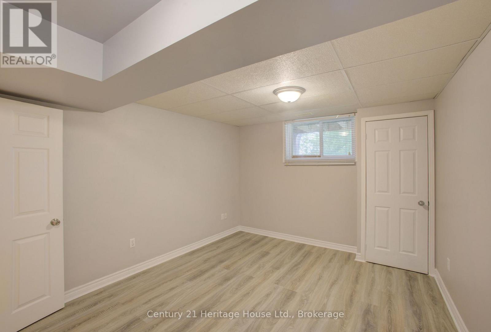 #2 302 PARK STREET W - 24