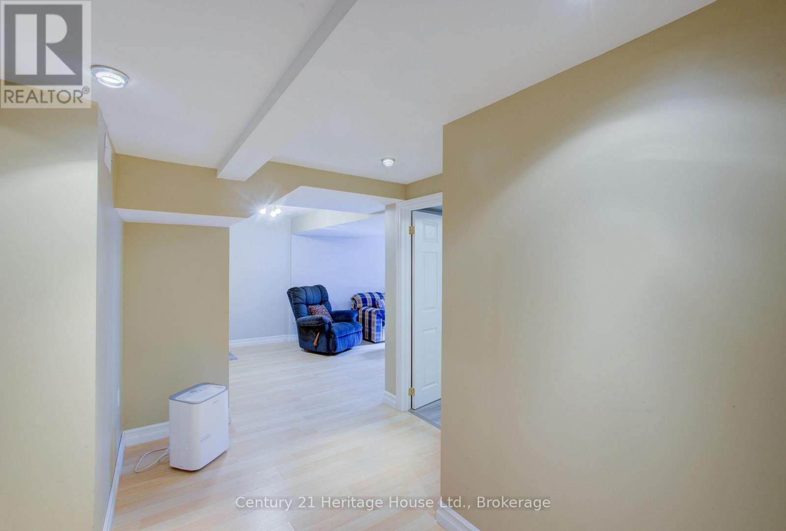 #2 302 PARK STREET W - 25