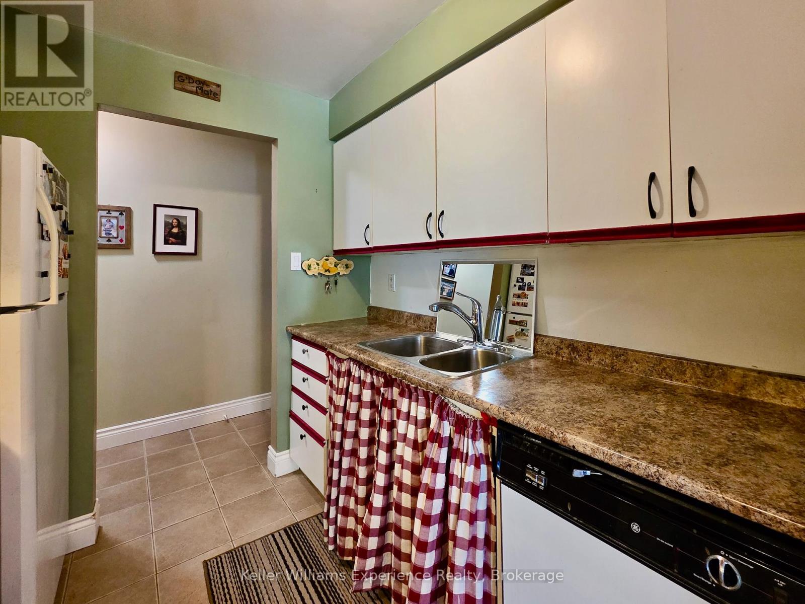 #102C 661 CEDAR LANE - 10