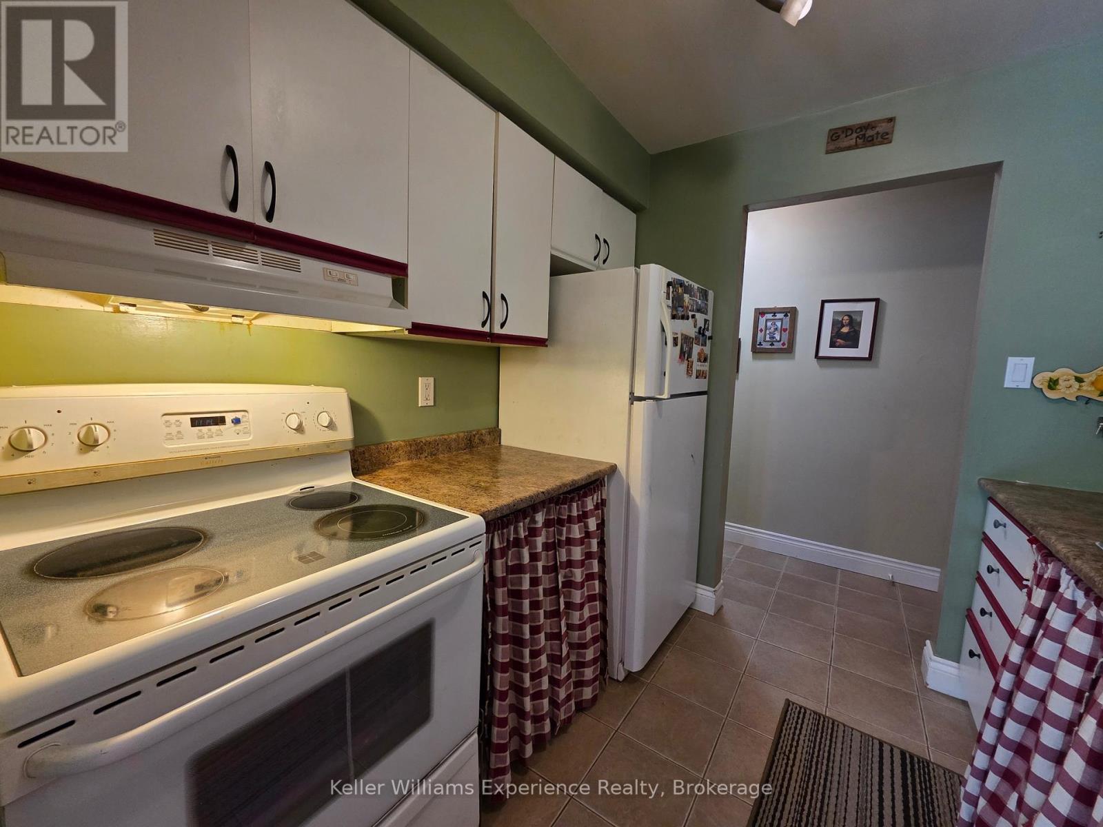 #102C 661 CEDAR LANE - 11
