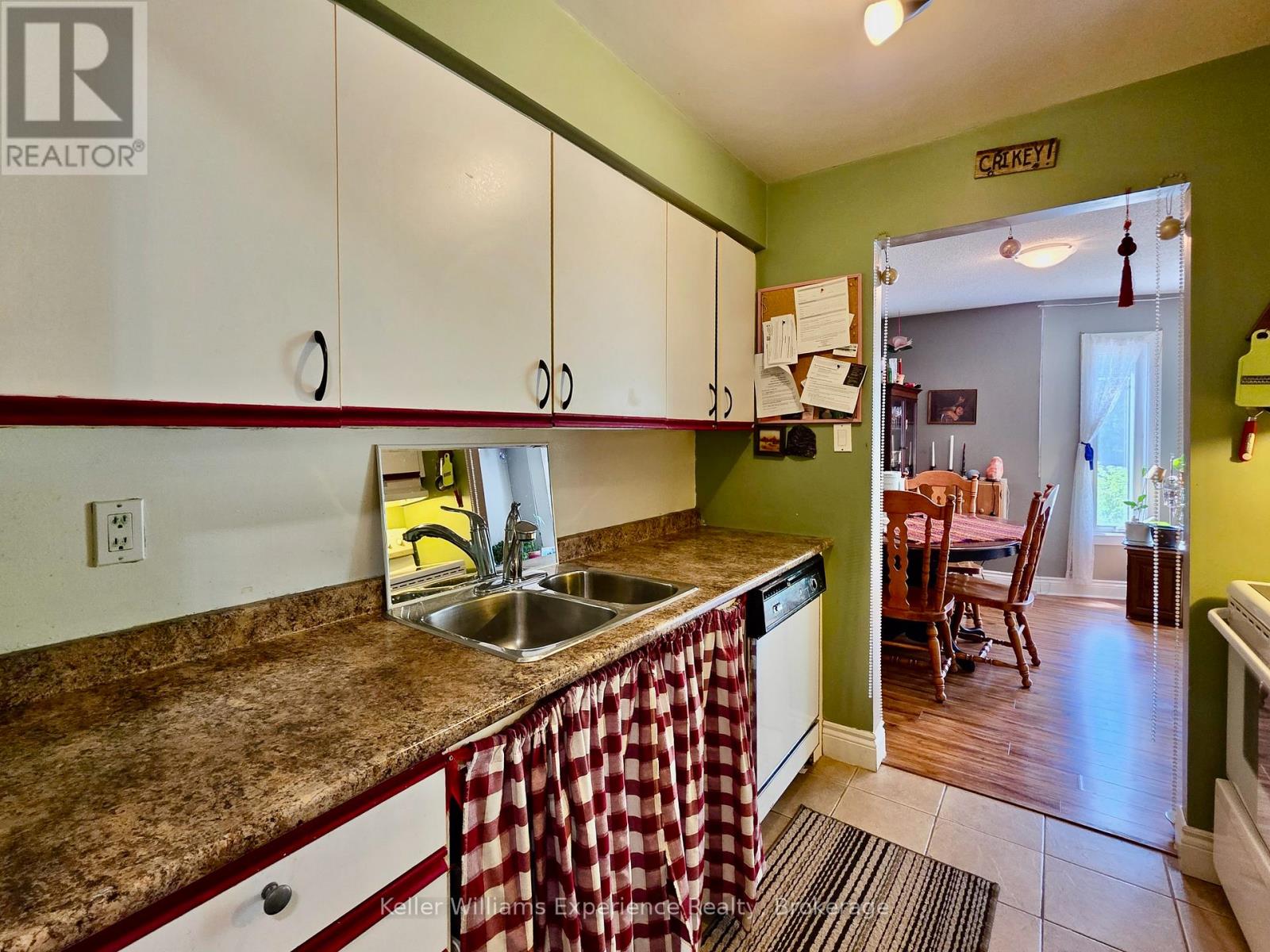 #102C 661 CEDAR LANE - 12