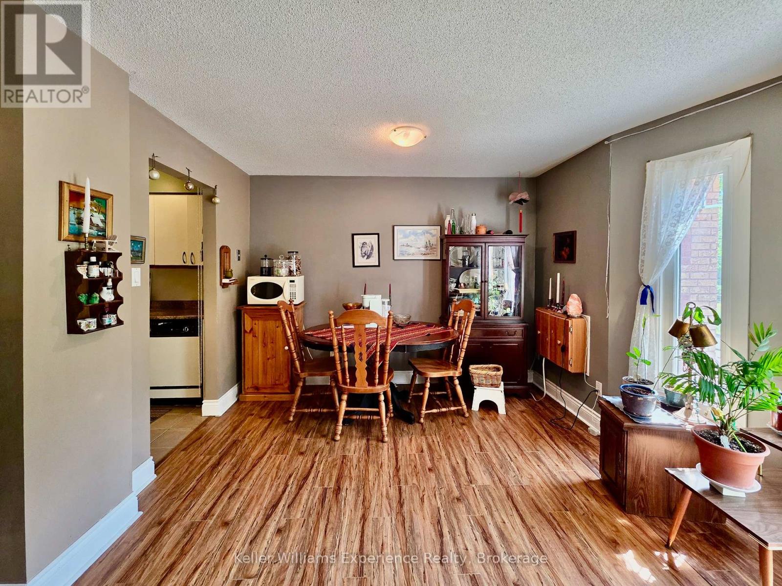 #102C 661 CEDAR LANE - 16