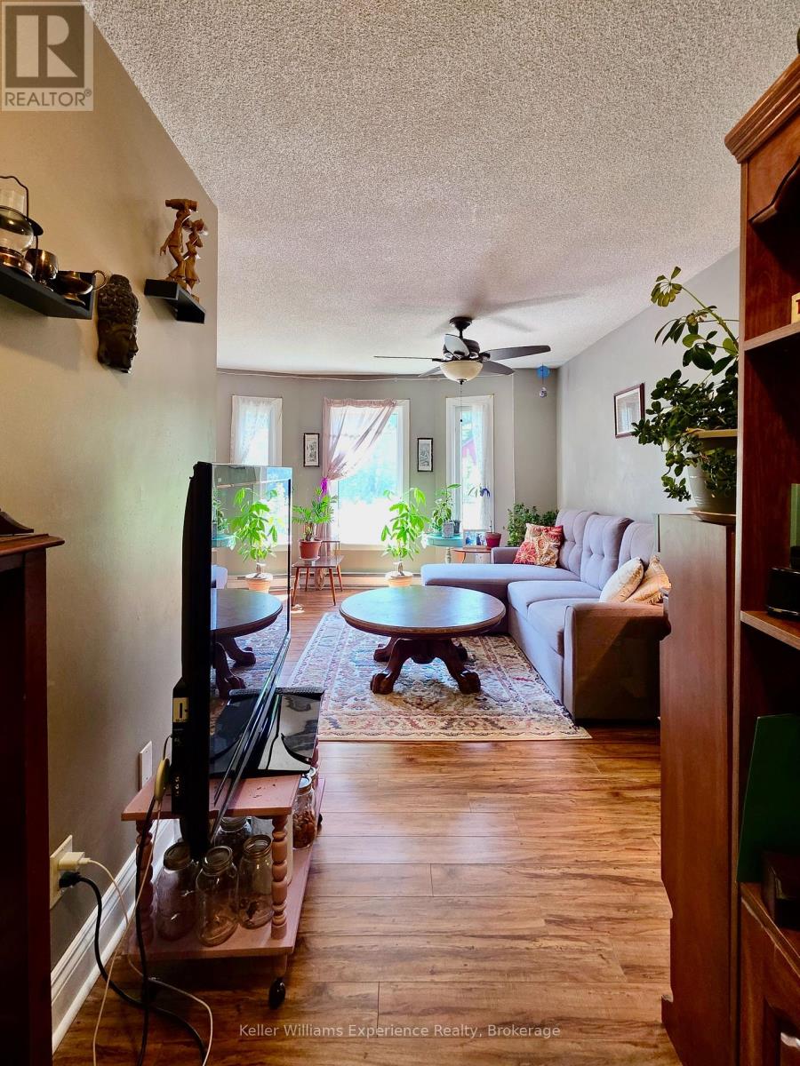 #102C 661 CEDAR LANE - 19