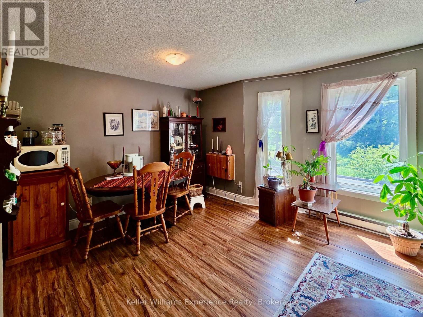 #102C 661 CEDAR LANE - 34