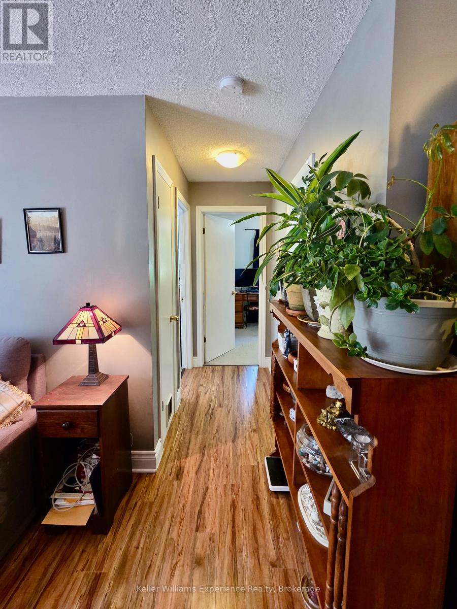 #102C 661 CEDAR LANE - 37