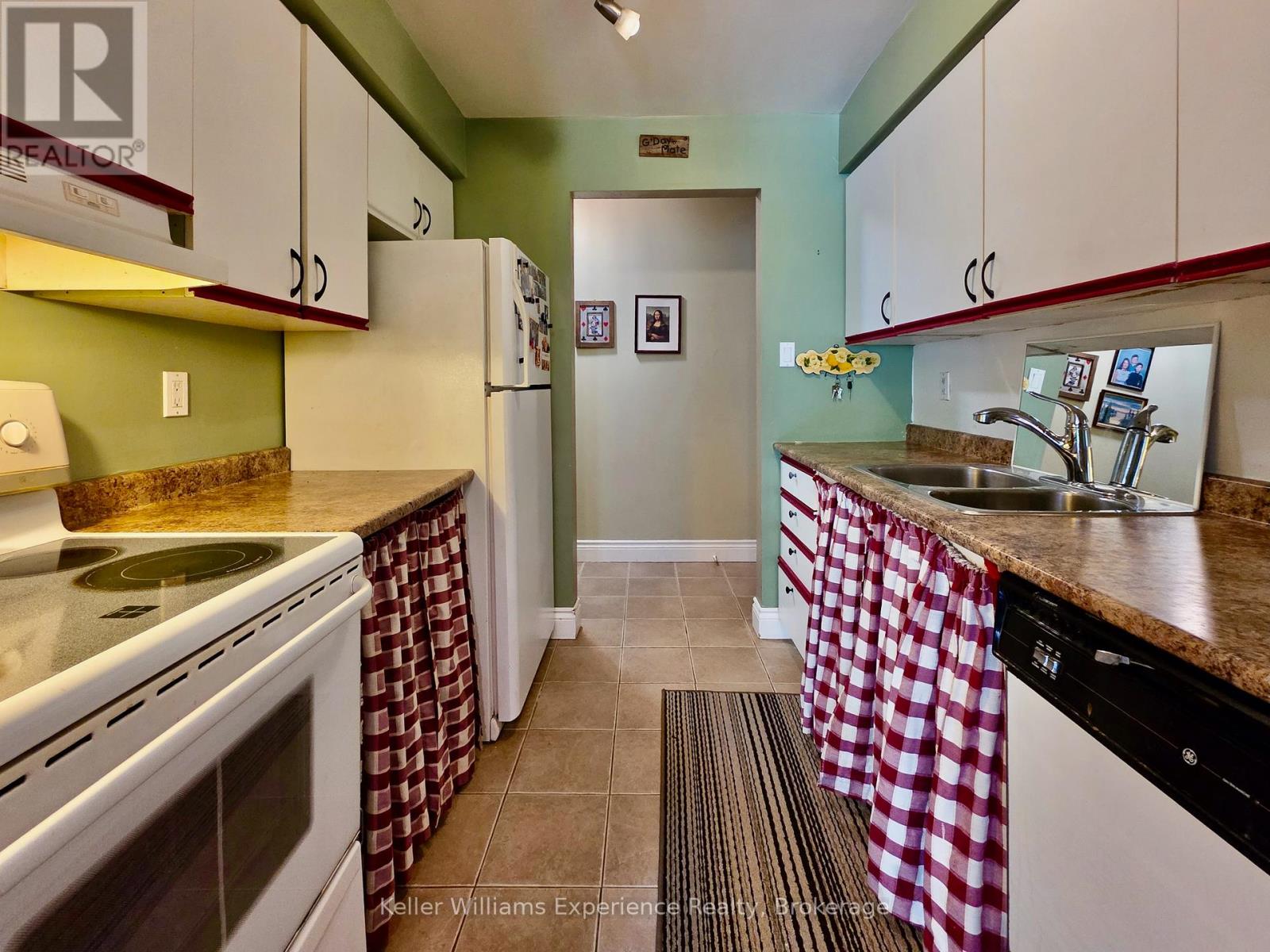 #102C 661 CEDAR LANE - 9