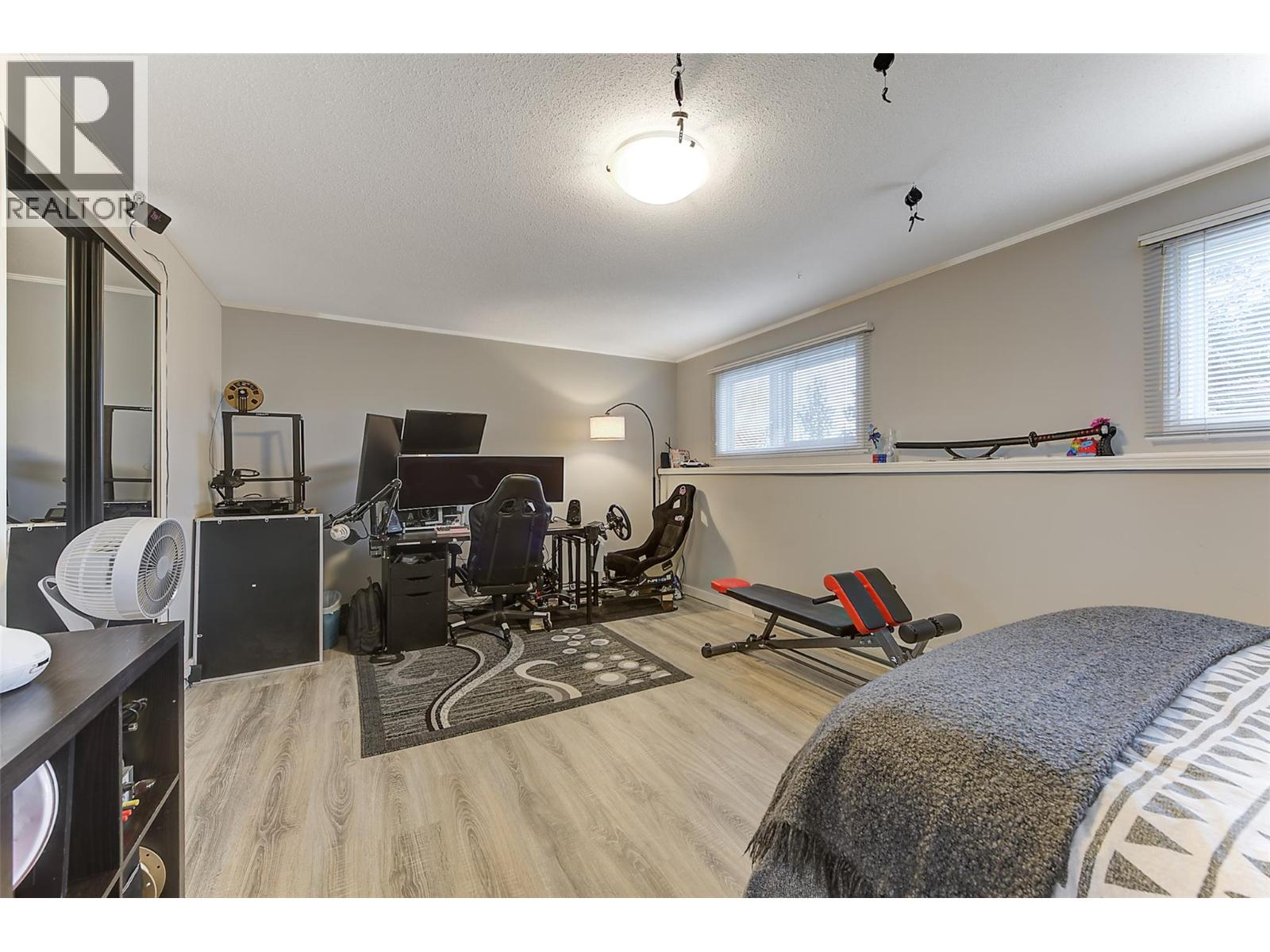 815 Steele Road - 37