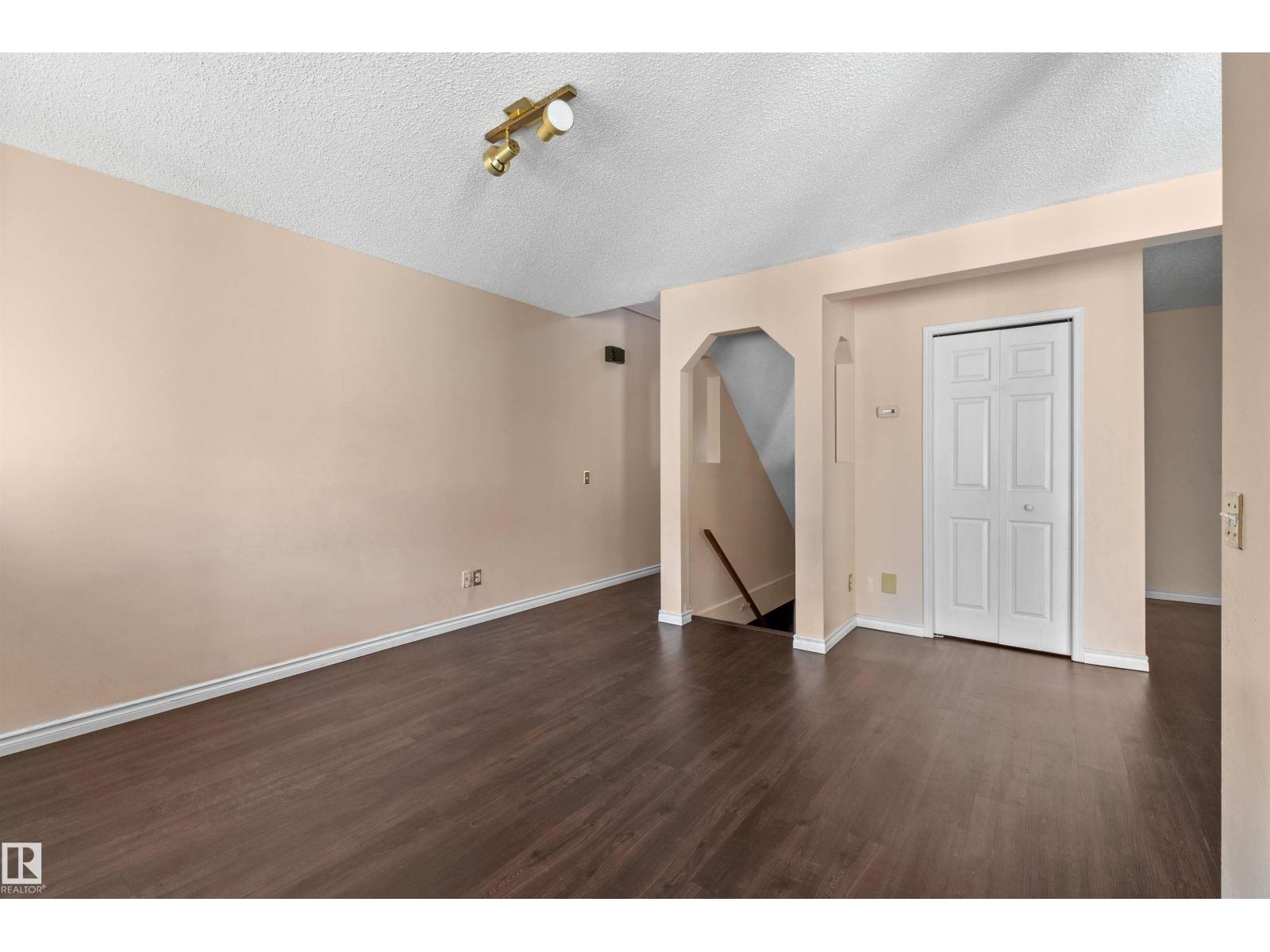 #5 20 DEERBOURNE DR — photo 16