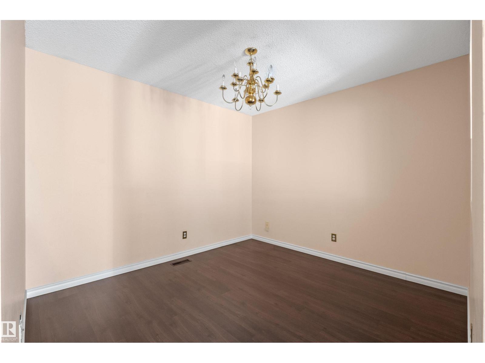 #5 20 DEERBOURNE DR — photo 17