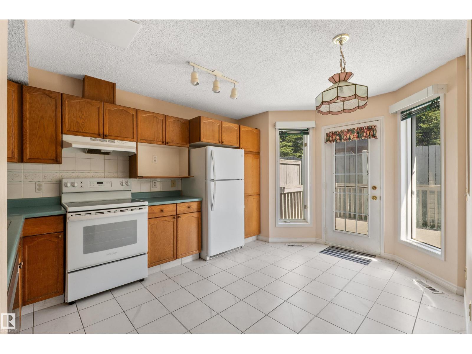 #5 20 DEERBOURNE DR — photo 22