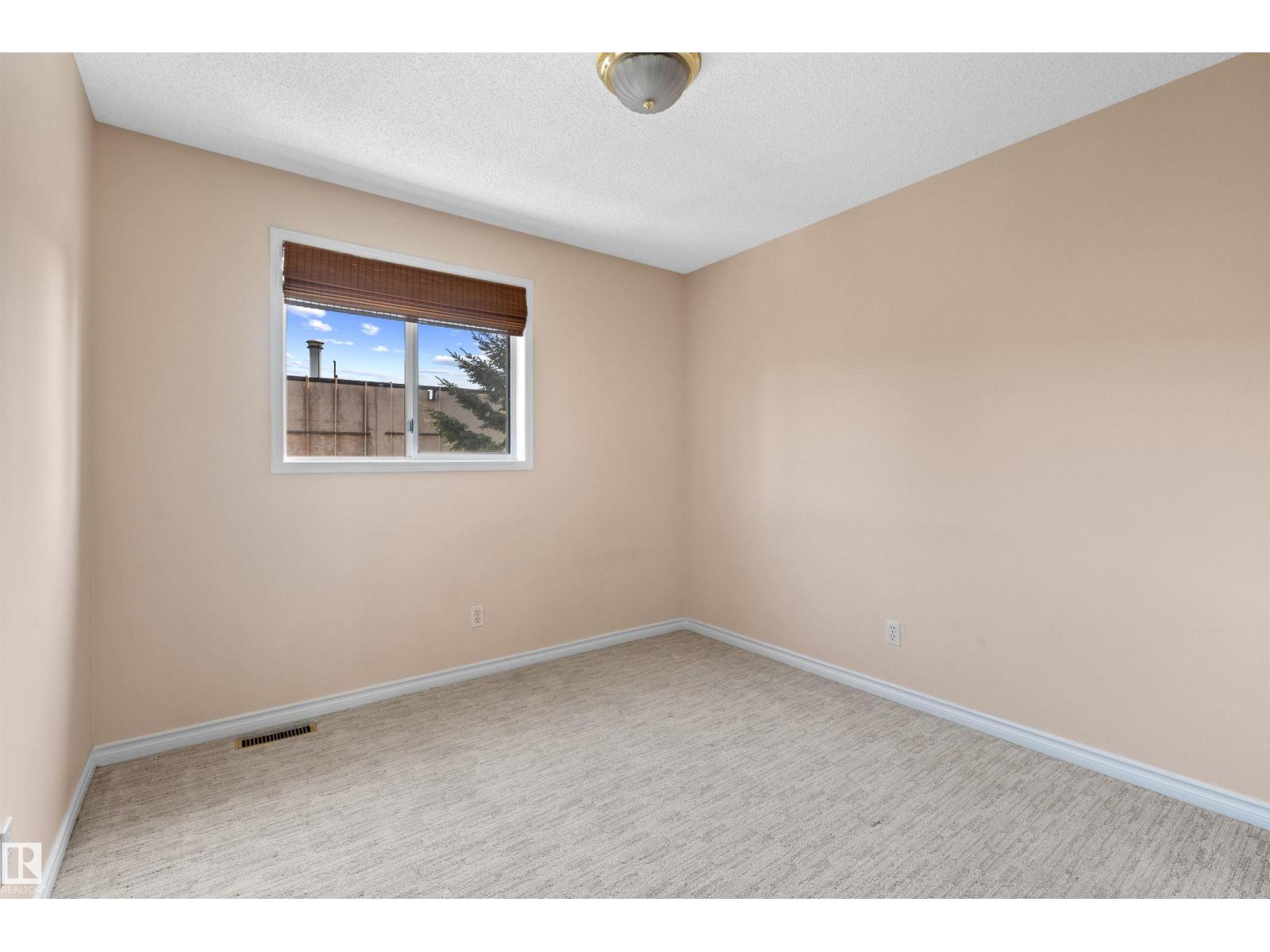 #5 20 DEERBOURNE DR — photo 34