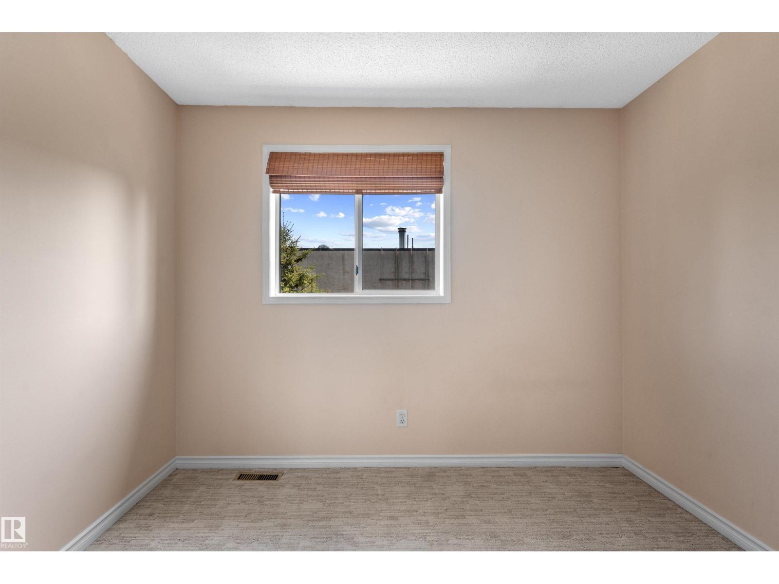 #5 20 DEERBOURNE DR — photo 35