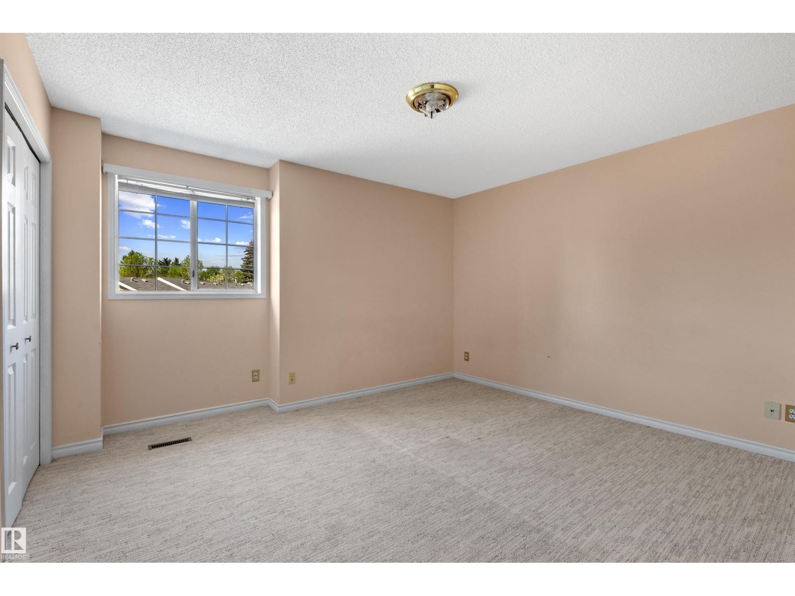 #5 20 DEERBOURNE DR — photo 47