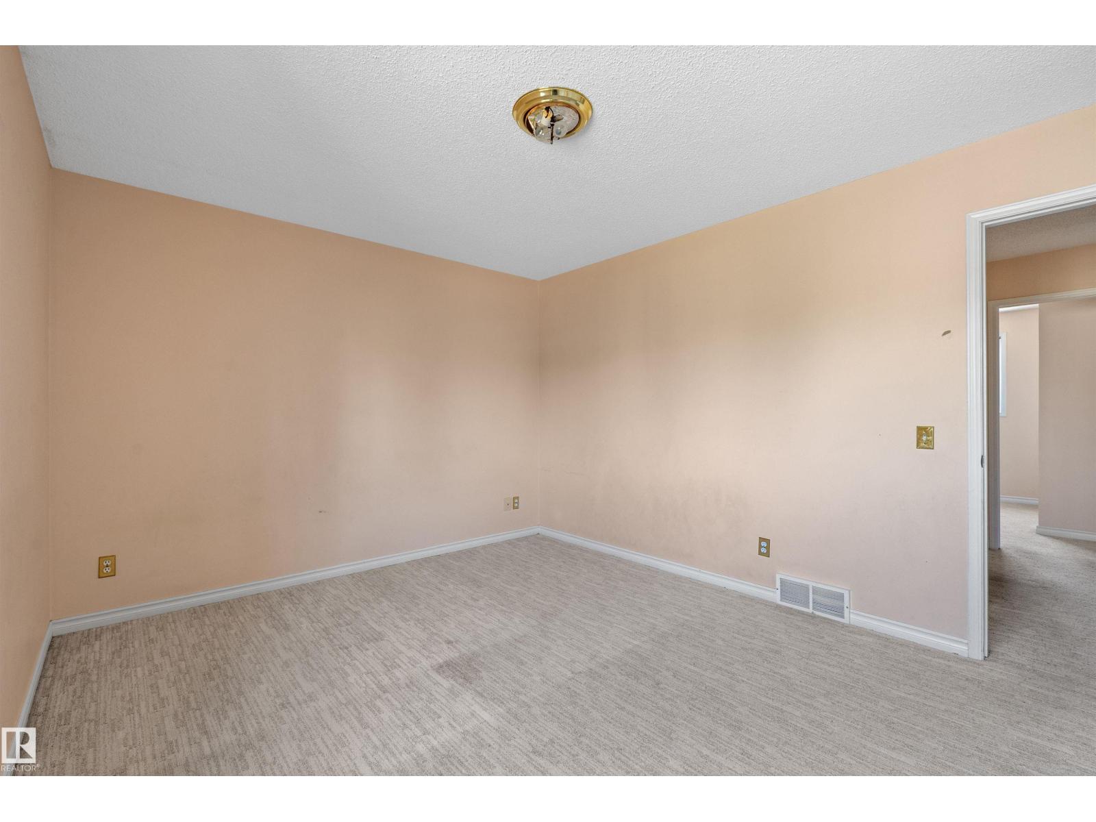 #5 20 DEERBOURNE DR — photo 50