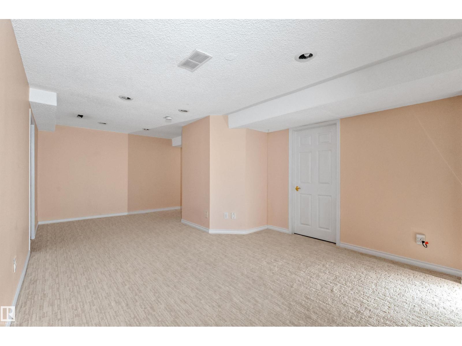 #5 20 DEERBOURNE DR — photo 53