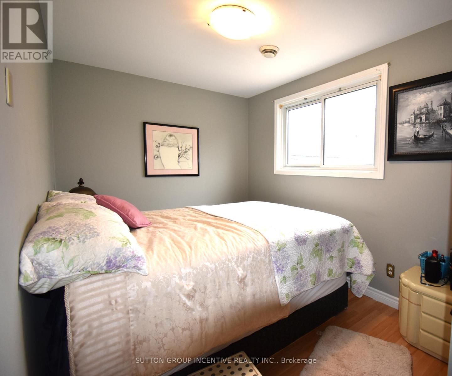 5 LANARK CRESCENT - 15